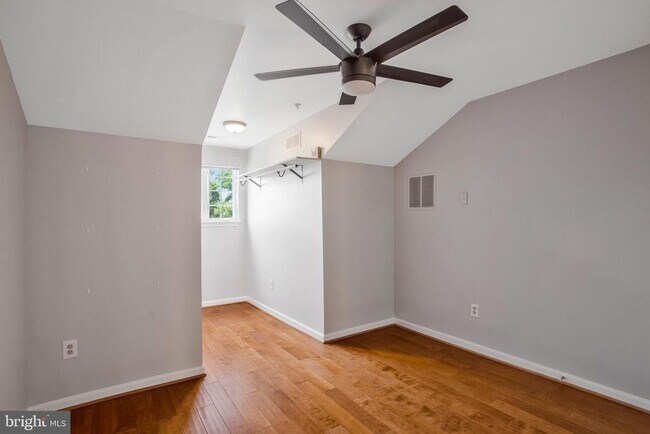 Building Photo - 502 Mathias Hammond Way