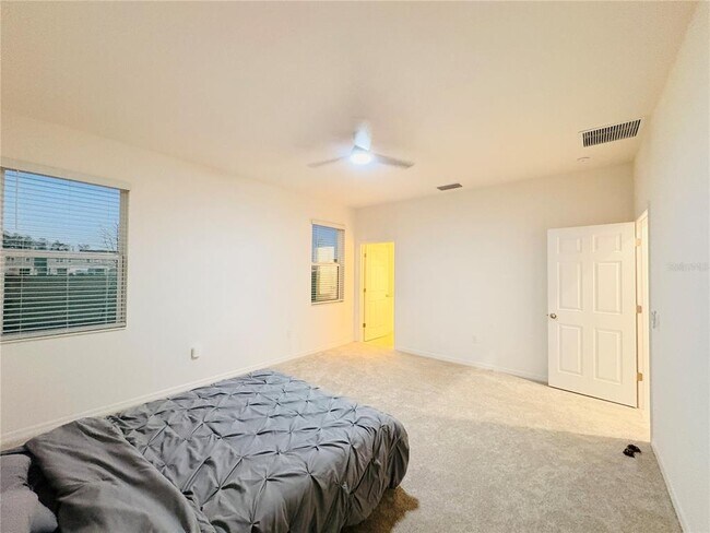 Building Photo - 1568 Sky Lks Dr