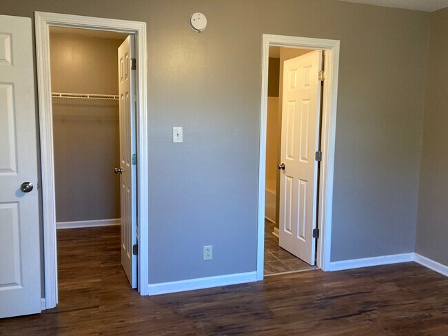 Building Photo - 1238 Marla Dr