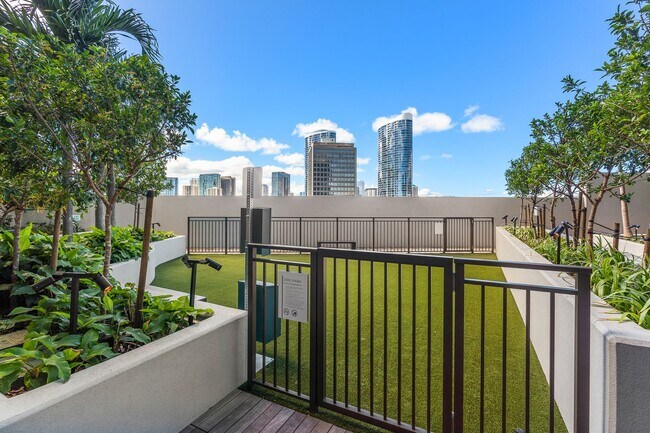 Building Photo - Sky Ala Moana West #2204 — 1BR/1BA/1PK — $...