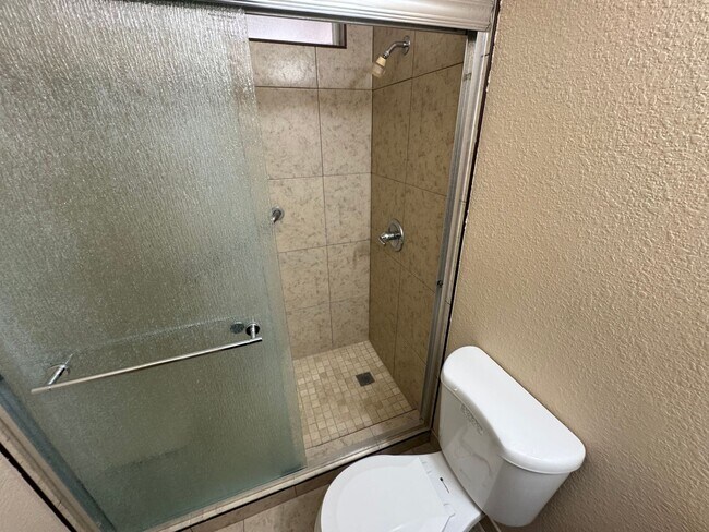 Building Photo - Charming 3-bedroom home located in the picturesque town of Pahrump!