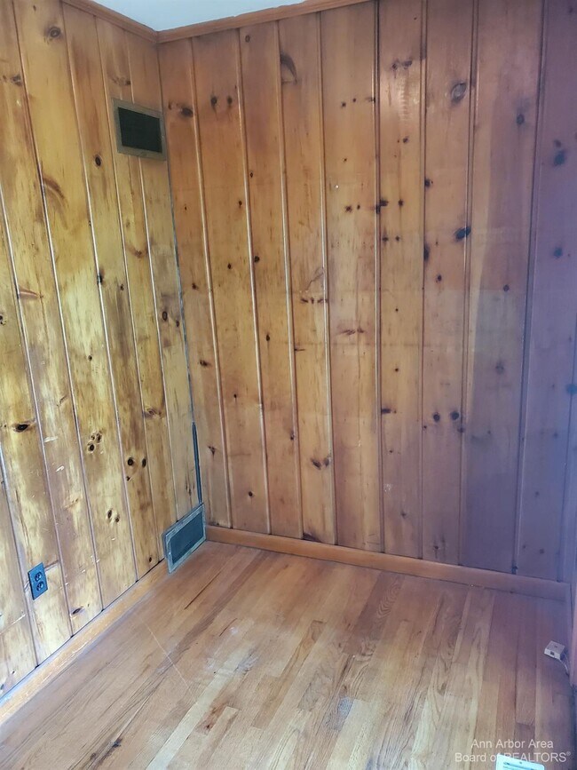 Building Photo - 2554 Crystal Dr