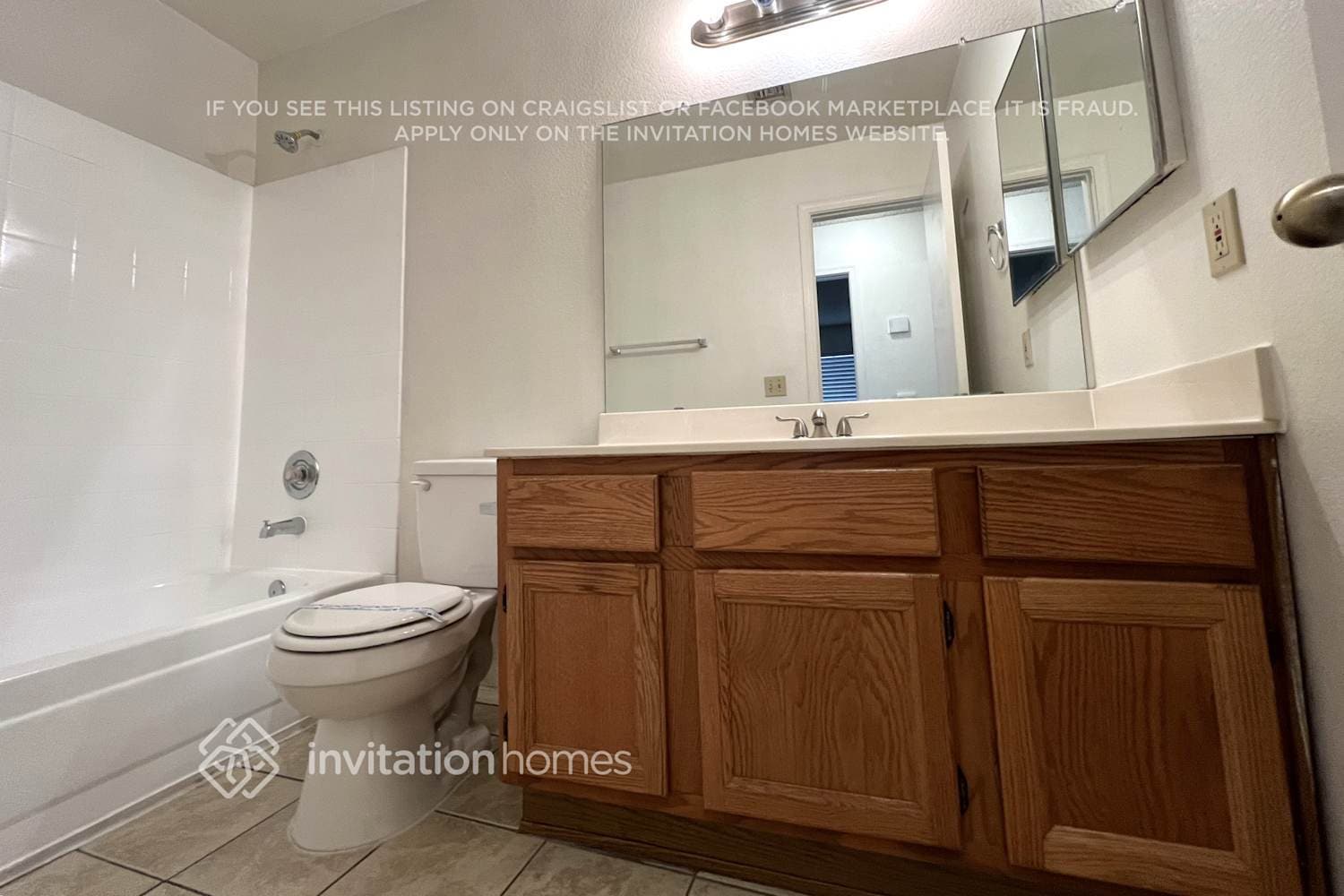 Building Photo - 1545 E Laurel Ave