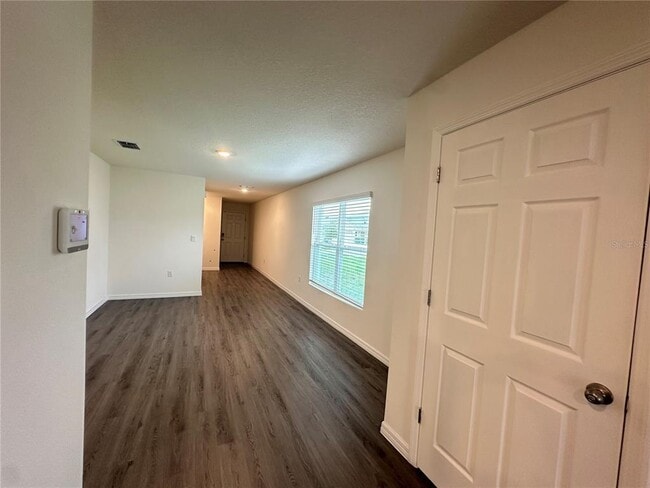 Building Photo - 35980 Sunflower Hl Dr
