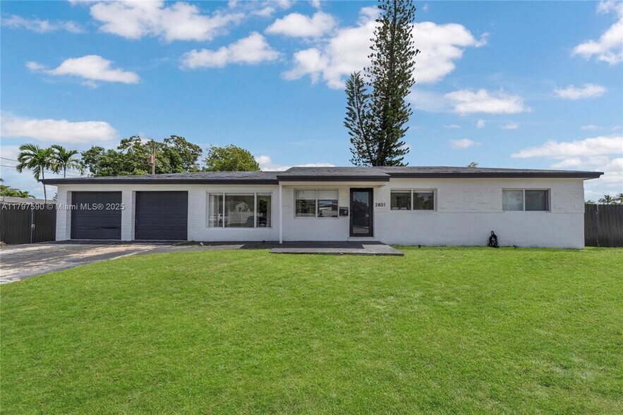 Building Photo - 6535 Miramar Pky