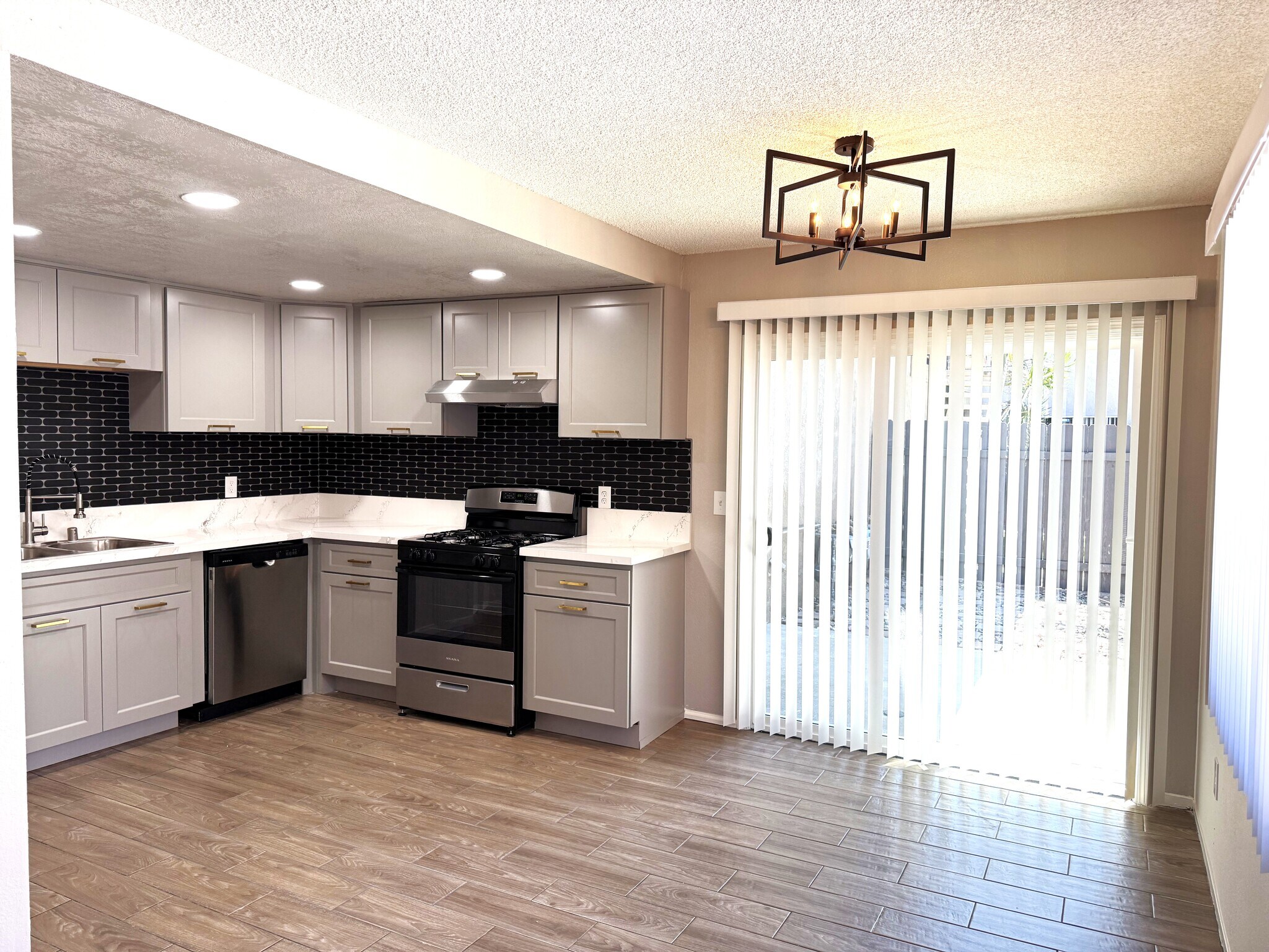Building Photo - 16661 Blanton Ln