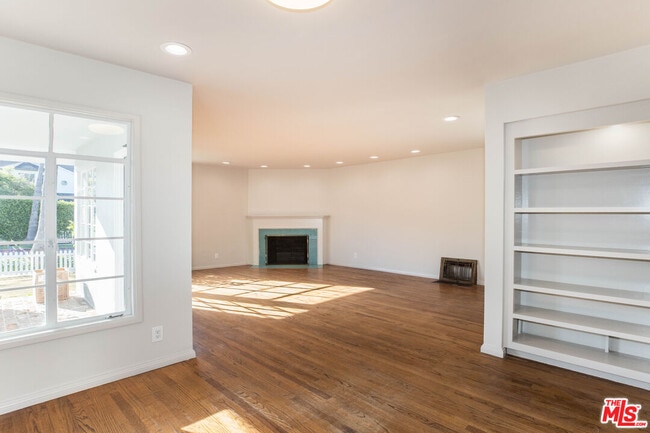 Building Photo - 437 N Swarthmore Ave