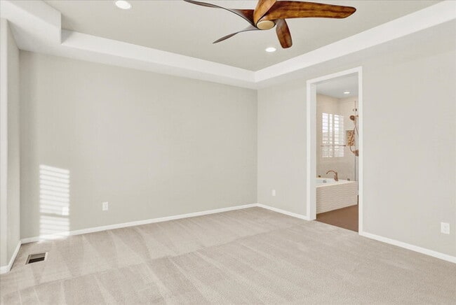 Building Photo - 7576 Oasis Dr