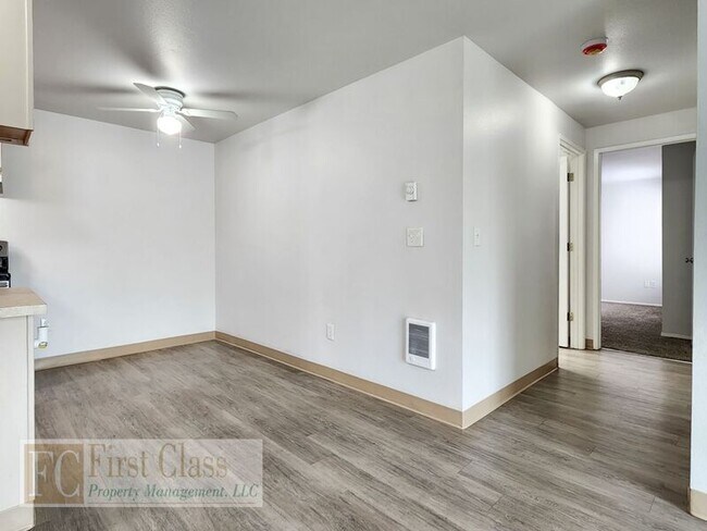 Building Photo - 1255 NW 183rd Ave