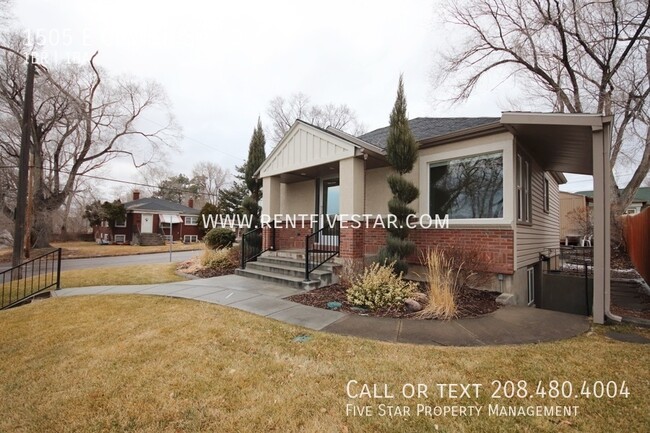 Primary Photo - 1505 E Center St
