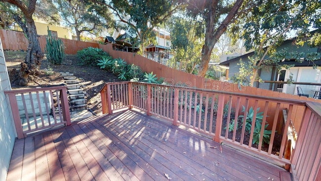 Building Photo - 2025 Cypress Ave.