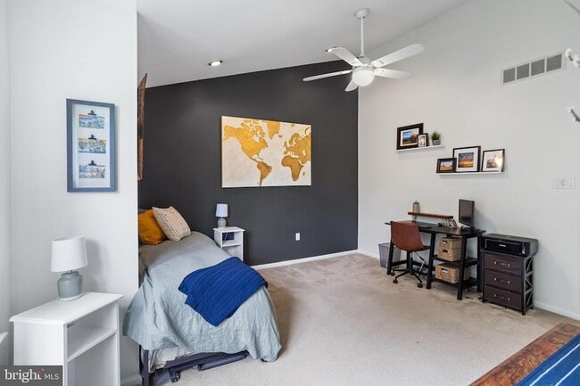 Building Photo - 2302 Harvard Dr