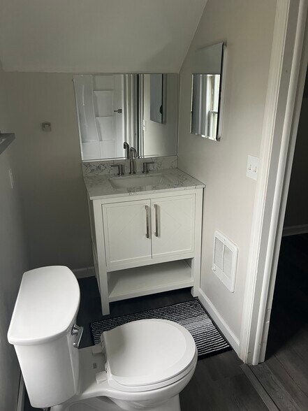 Building Photo - 11 Hudson Ave