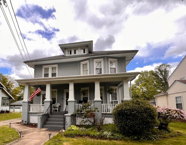 Primary Photo - 37 Columbia Ave