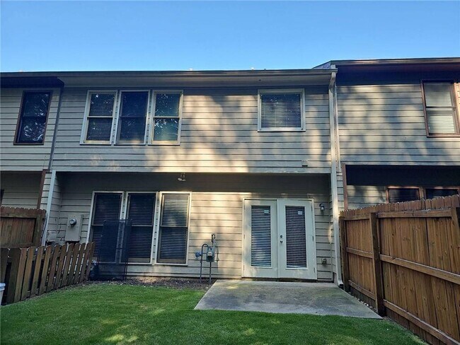 Building Photo - 1445 Winshire Cove