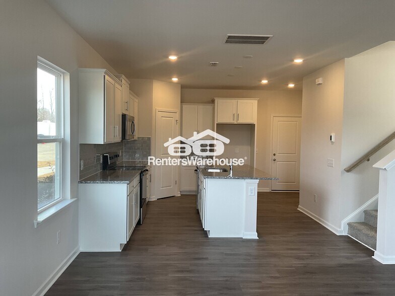 Building Photo - 3636 Pamlico St