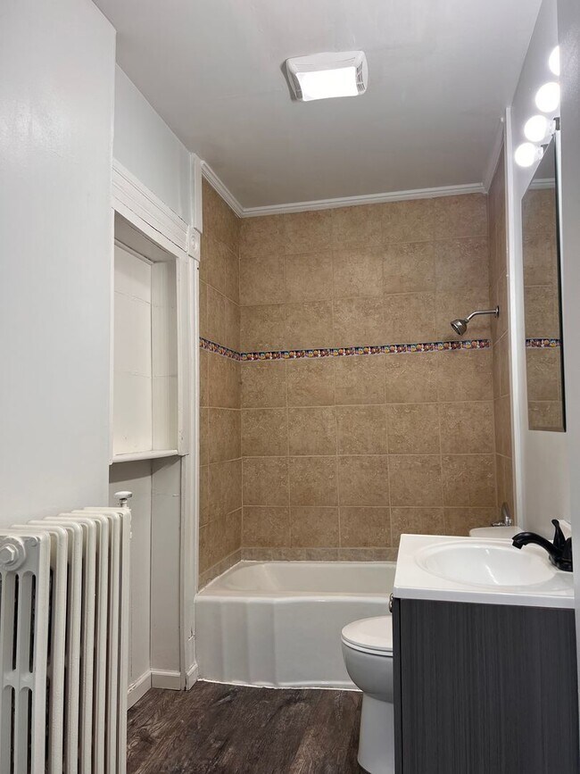 Building Photo - 1718 Farnam St