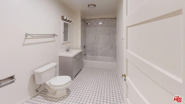 Building Photo - 487 43rd St