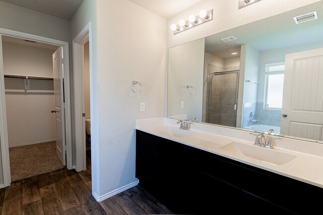 Building Photo - 1834 Brady Shores Dr