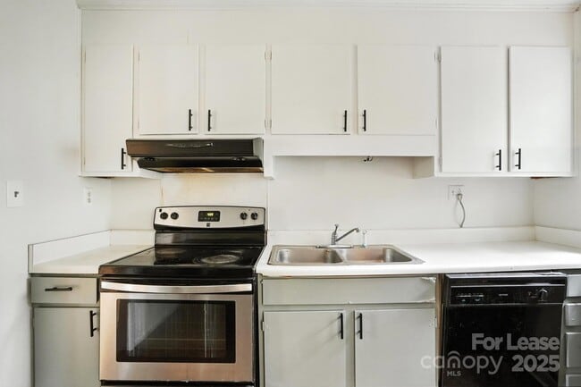 Building Photo - 701 Gaywood Dr