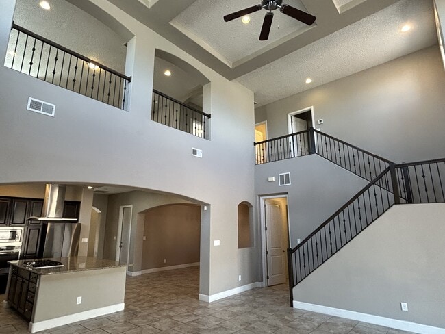Building Photo - 7115 Vista Terraza Dr NW