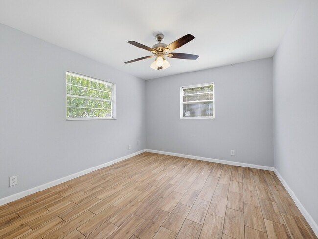 Building Photo - 3561 Oberon Ave