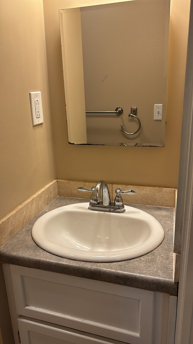 Building Photo - 12010 Paul Ave