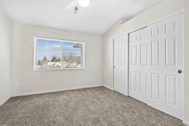 Building Photo - 1101 Linden Ln