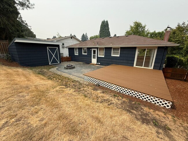Building Photo - Beautiful Four Bedroom Home in South Salem with Large Backyard and New Paver Patio!