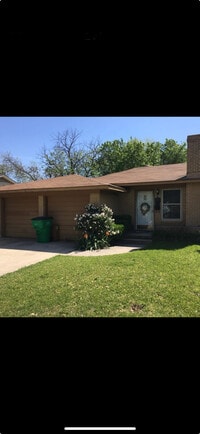 Building Photo - 1216 Magnolia St