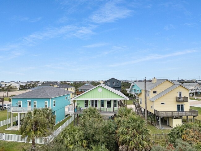 Building Photo - 4111 Isla Del Sol Dr