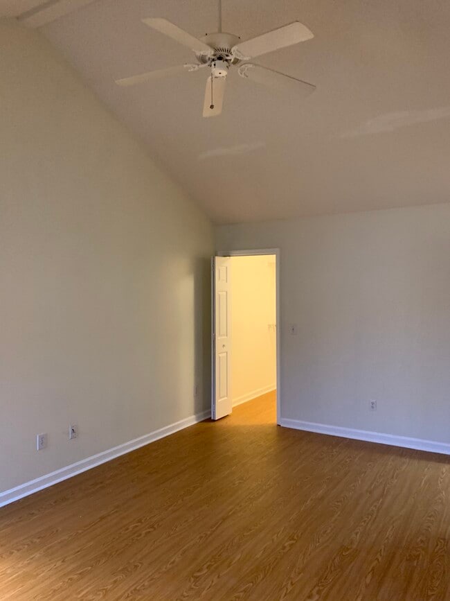 Master bedroom - 1079 Wayfarer Ln
