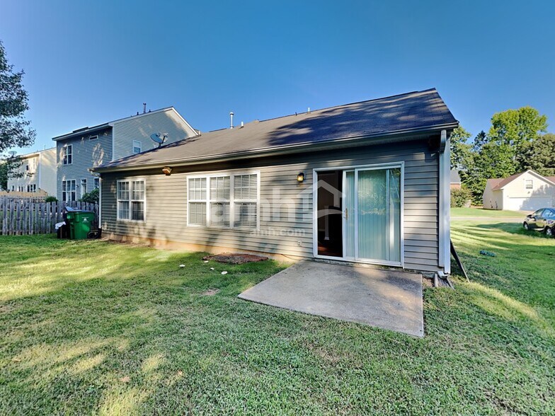 Building Photo - 15006 Jerpoint Abby Dr