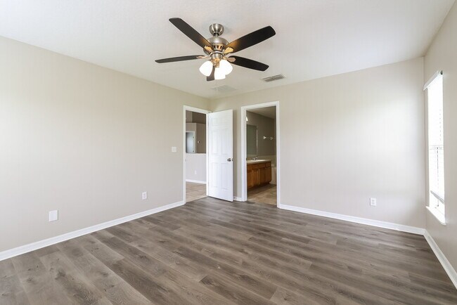 Building Photo - 4640 Sandhurst St