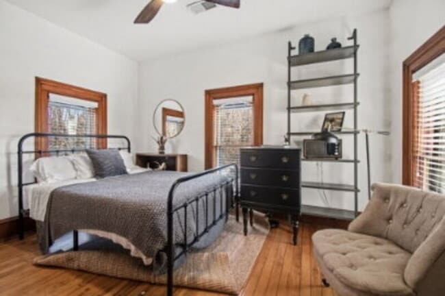 Building Photo - 704 24th Ave