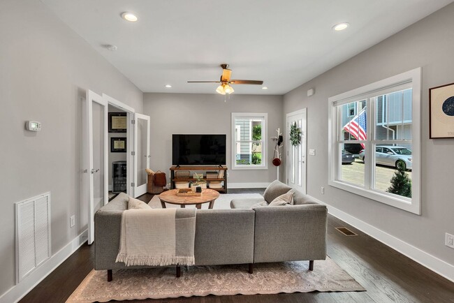 Building Photo - 1308 Litton Ave