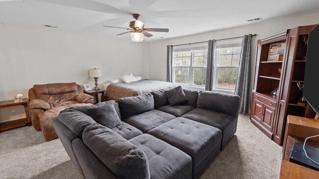 Building Photo - Spacious 6-Bedroom Waterfront Home in Richmond Hill, GA