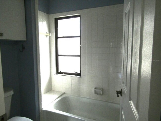 Building Photo - 2405 Crispin Ct