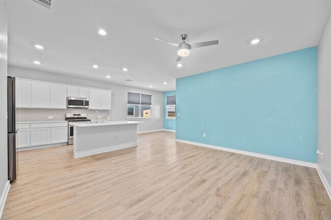 Building Photo - 129 Cupreata Ln