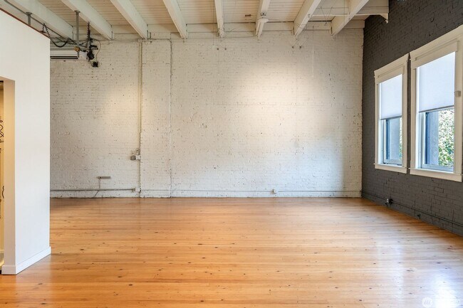 Building Photo - 2bd/1ba Seattle Condo