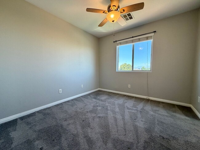 Building Photo - 3 story in Silverado Ranch