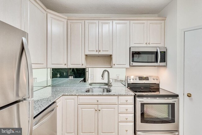 Building Photo - 955 26th St NW