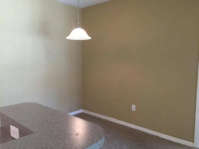 Building Photo - 860 Grand Regency Pointe