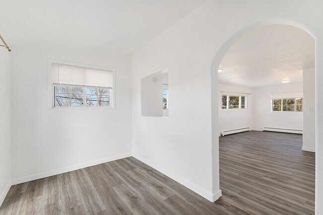 Building Photo - 8th15905