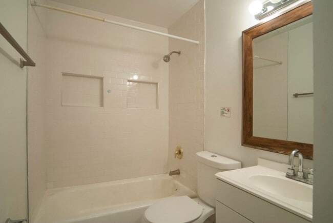 Building Photo - 1346 S Street NW