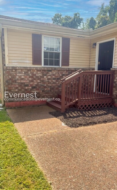 Building Photo - 1114 N Graycroft Ave
