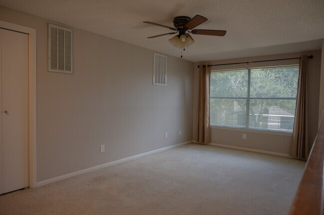 Building Photo - 1482 Gemini St