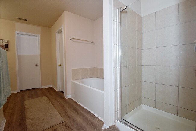 Building Photo - 10603 Ince Ln