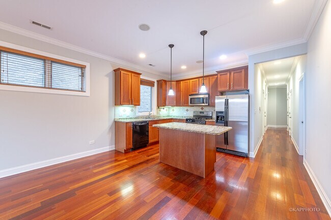 Building Photo - 4418 S Indiana Ave