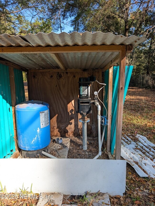 Building Photo - 220 2nd Way